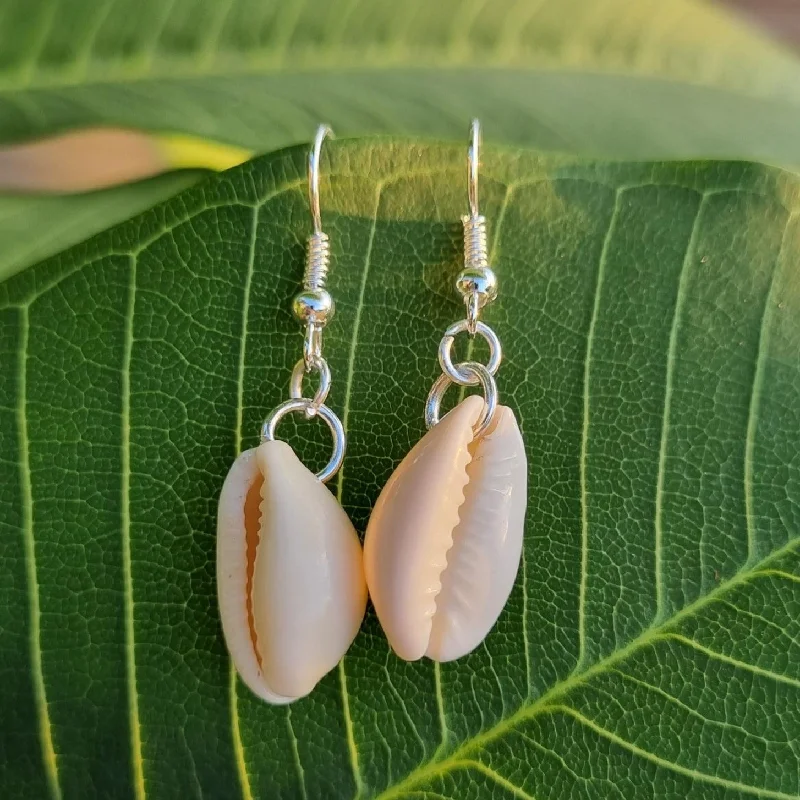 Women’s flower stud earrings-Coastal Cowrie Shell Earrings