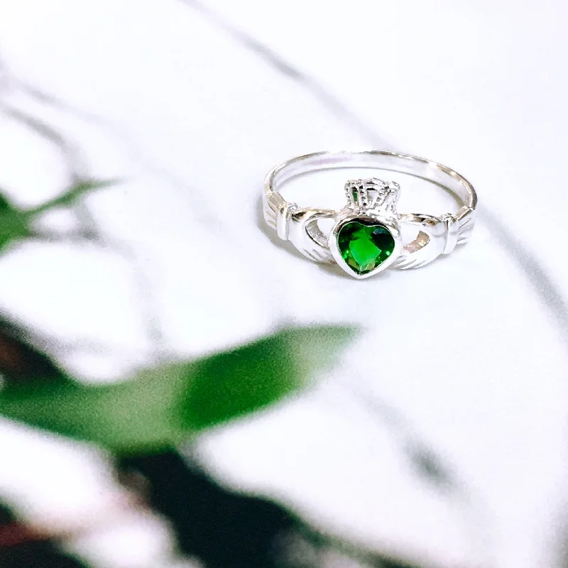 Women’s simple engagement rings-Sterling Silver Green Zirconia Claddagh Ring