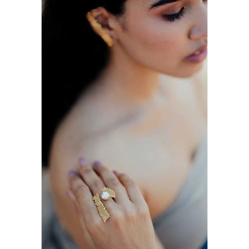 Women’s fashion rings-Aarjavee Mia-Golden Ring