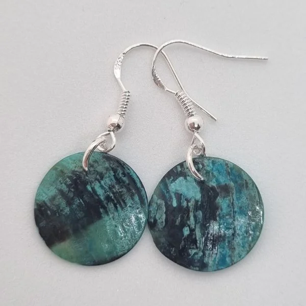 Women’s edgy earrings-Natural Akoya Shell Earrings – Embrace Coastal Chic!