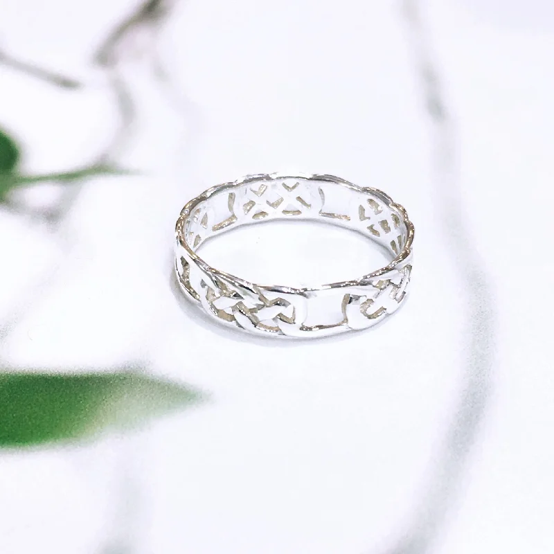 Women’s vintage engagement rings-Sterling Silver Celtic Knotwork Ring